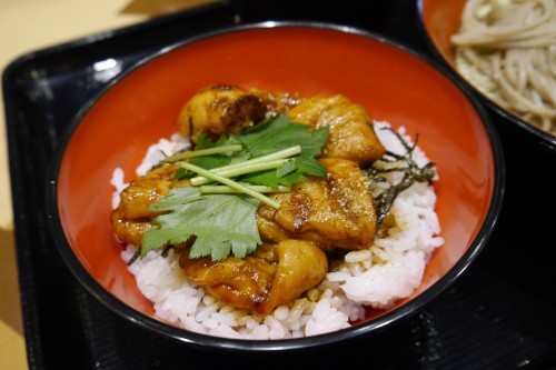298杯目:富士そば三光町店でミニ蒲焼風炭火焼き鳥丼セット_f0339637_22131426.jpg
