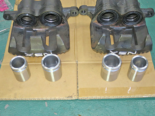 ブレーキキャリパーオーバーホール！☆NSX☆ ピストンも交換