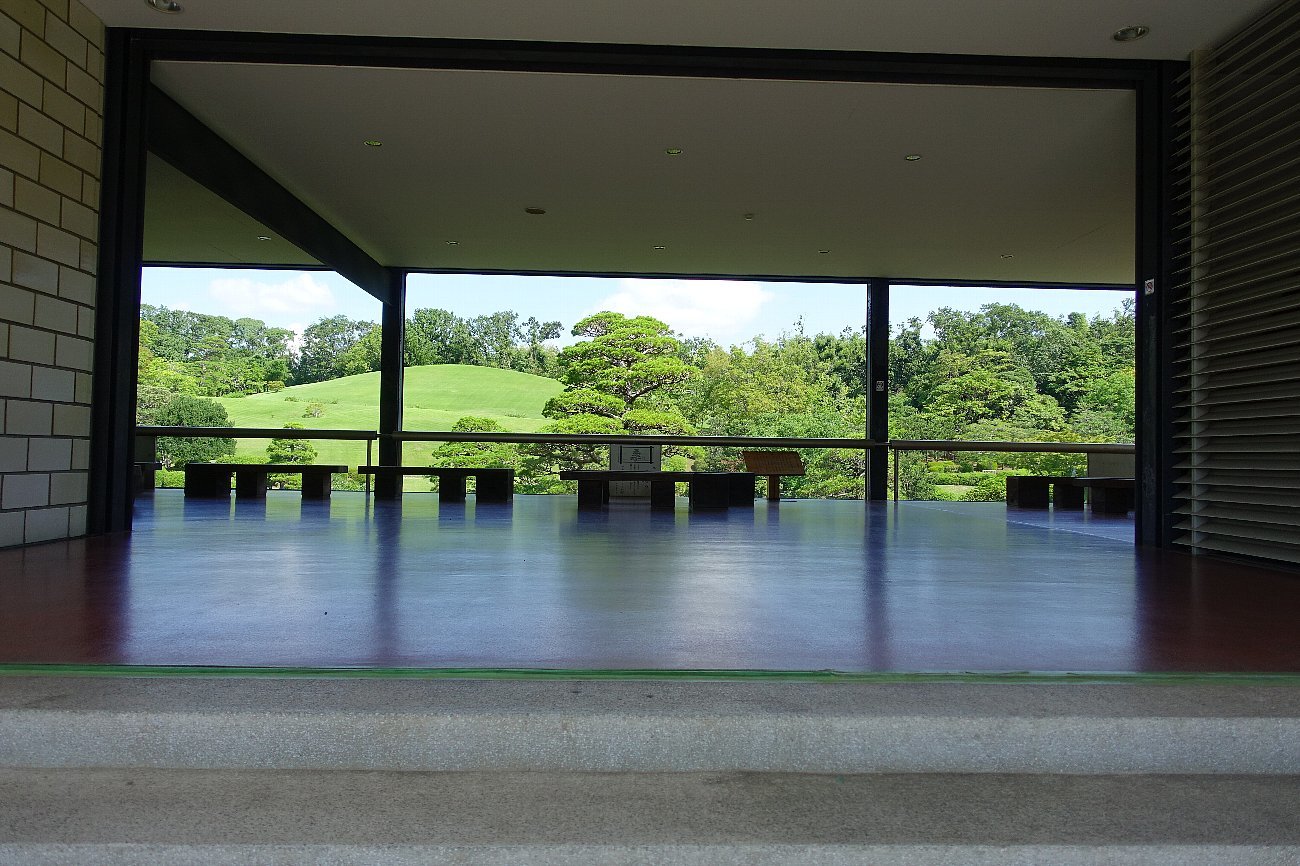 万博記念公園 日本庭園 心字池 レトロな建物を訪ねて 万博記念公園 日本庭園 心字池 レトロな建物を訪ねて