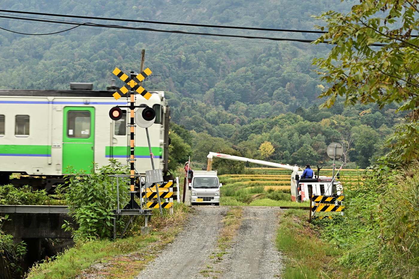 中小屋駅・最後の稲刈り_b0001380_23031242.jpg