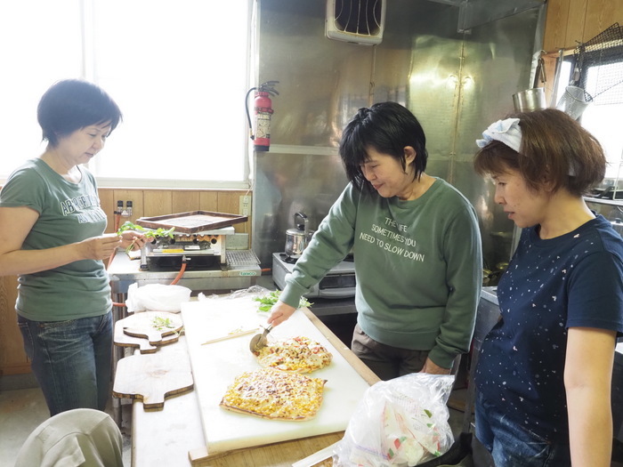 中原温泉で、ピザ作り_c0116915_01042985.jpg