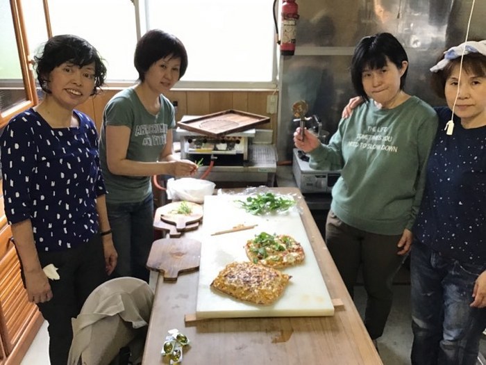 中原温泉で、ピザ作り_c0116915_01072648.jpg