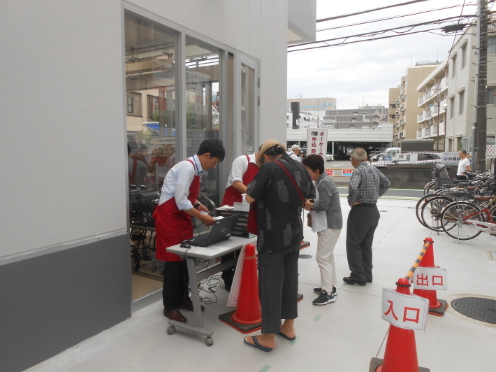 野菜のかき揚げ蕎麦とオーケーストア開店_a0095931_20472846.jpg