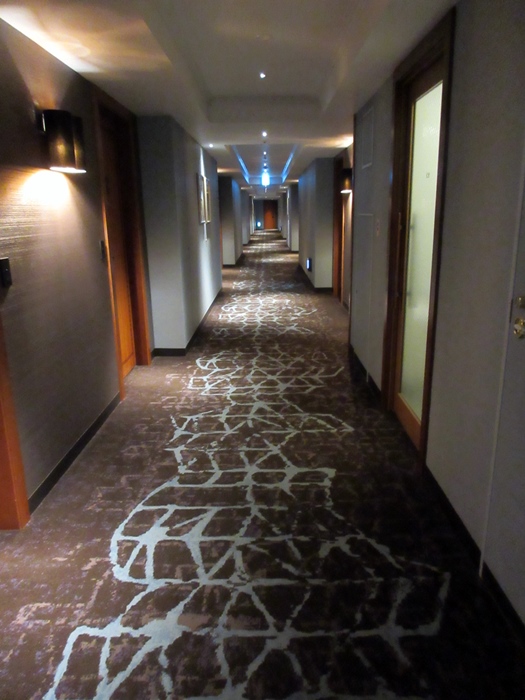ラウンジでモーニングフルーツ【横浜ベイシェラトン】_b0009849_10151271.jpg