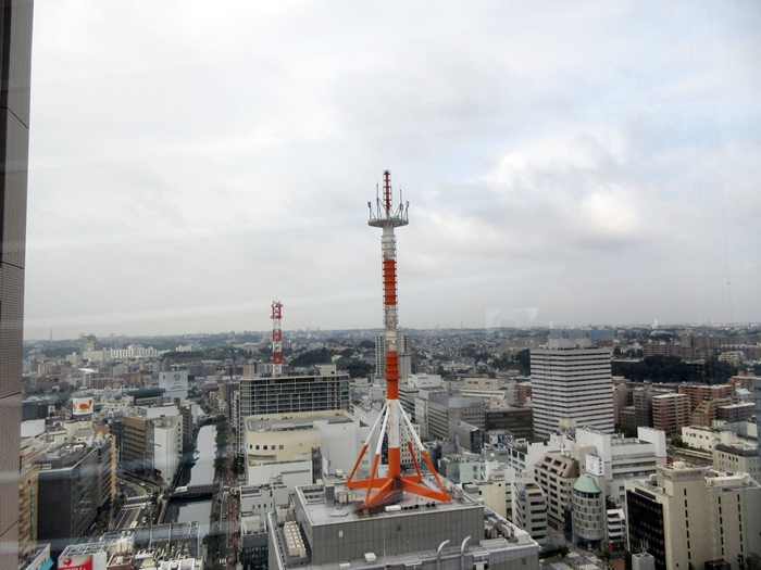 ラウンジでモーニングフルーツ【横浜ベイシェラトン】_b0009849_1043497.jpg