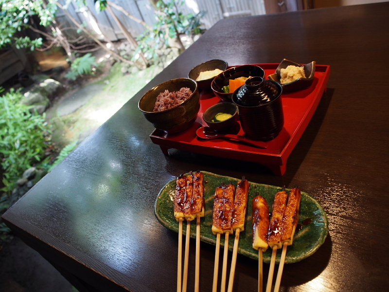 今年一番素敵だったランチ 奈良町 豆腐庵こんどう 田楽ランチ Samのlifeキャンプブログ Doors In Out