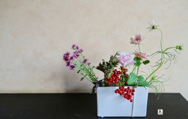 秋色のお花が揃ってきました! 今月の「おうちに花を飾る」_c0128489_21461492.jpg