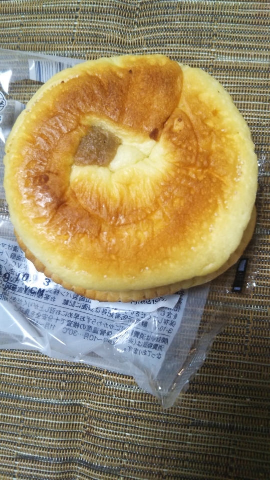 ローソン くりブレッド_f0076001_23443924.jpg