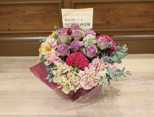 ベニエフレェ店にお祝いのお花をいただきました。_c0227633_23004429.jpg