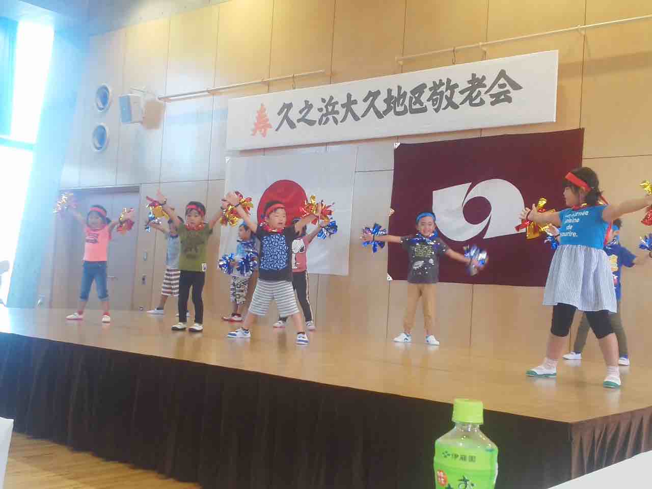 地区敬老会がスタート_e0068696_9391485.jpg