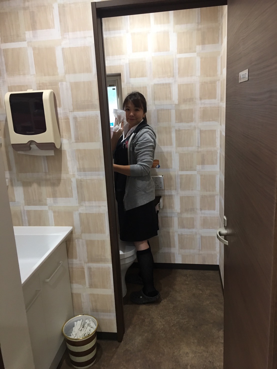 10月4日(金)本店ブログー ランクル ハマー アルファード♪ _b0127002_17140682.jpg