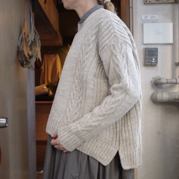 そろそろ CABLE SWEATER の 季節 かし ら _d0364239_19585760.jpg
