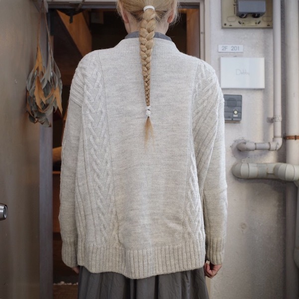 そろそろ CABLE SWEATER の 季節 かし ら _d0364239_19591838.jpg