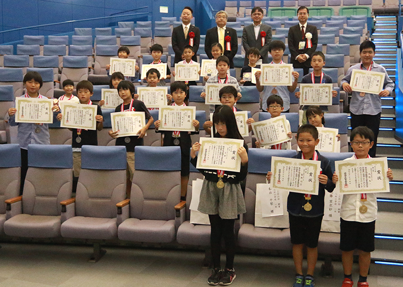 『第55回姫路市児童生徒科学作品展』科学工作の部 授賞式がおこなわれました_f0191517_13394606.jpg
