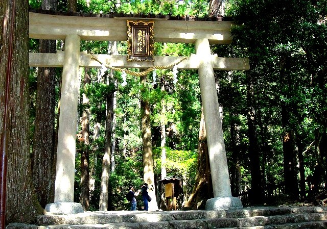 【熊野古道・伊勢路】一気参拝旅⑥（最終編）：「猿田彦神社」～「熱田神宮」＆日本神話の謎_c0119160_10310615.jpg