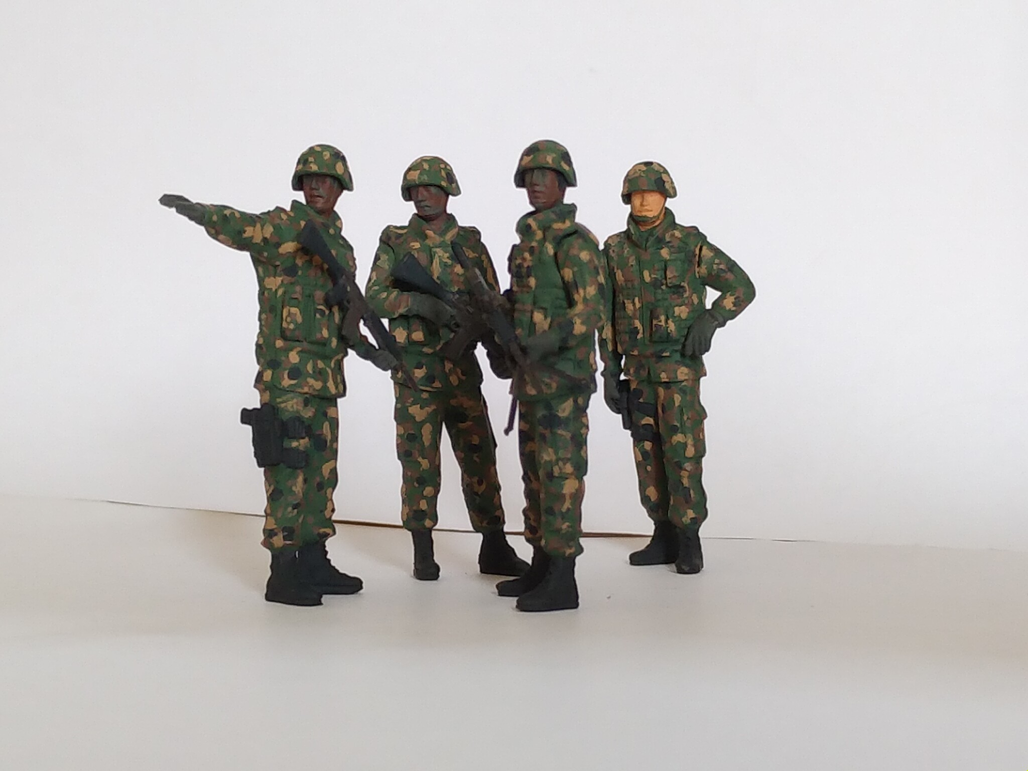 タミヤ・1/35 陸上自衛隊 軽装甲機動車 イラク派遣仕様 + 1/35