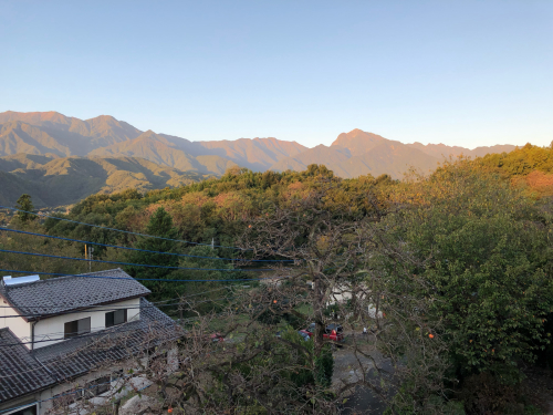 赤みを帯びたいただき付近、気温19度_d0338282_06195276.jpg