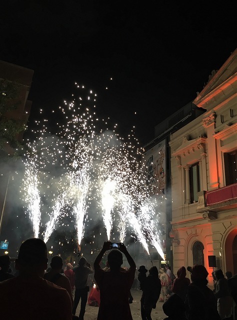 Las Corts地区の火祭り correfoc_b0064411_08092624.jpg