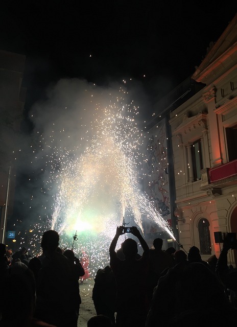 Las Corts地区の火祭り correfoc_b0064411_08092681.jpg