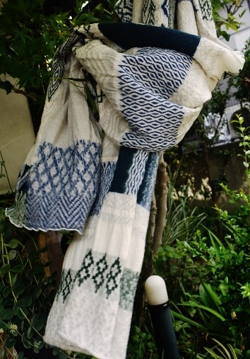 新入荷お洋服のご案内 & 頼もしワン_e0167795_12340988.jpg