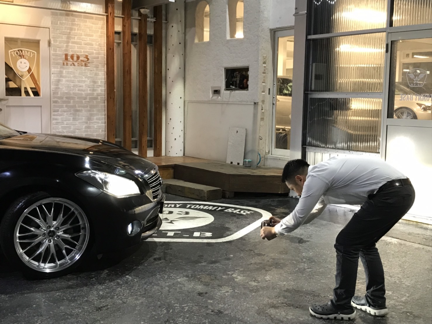 10月8日(火)TOMMYBASEブログ☆新在続々入庫中!レクサス♪フーガ♪クラウン♪自社ローン♪ローンサポート♪_b0127002_20364171.jpg