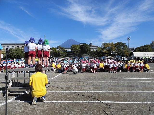 おじちゃん・おばあちゃんも張り切って! 節目の第70回「いまいづみ幼稚園」おやこ運動会_f0141310_08005507.jpg