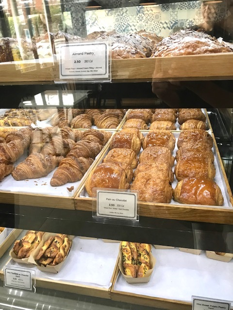 アメリカのベーカリーで感激おかずパン♪_d0269832_20203808.jpeg