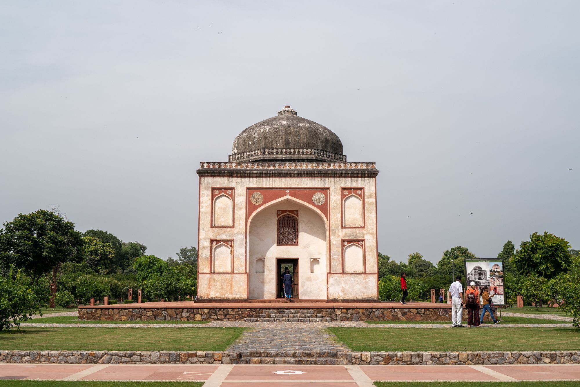 世界遺産 デリーのフマユーン廟 インド デリー 行き方 見学のしかた 近代文化遺産見学案内所