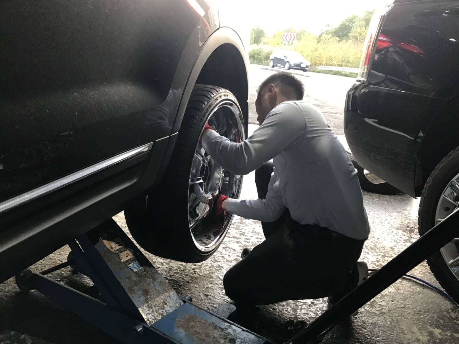 10月9日(水)TOMMYBASEブログ☆在庫車カスタム製作中!フーガ♪レクサス♪レガシィ♪自社ローン♪ローンサポート♪_b0127002_20090344.jpg