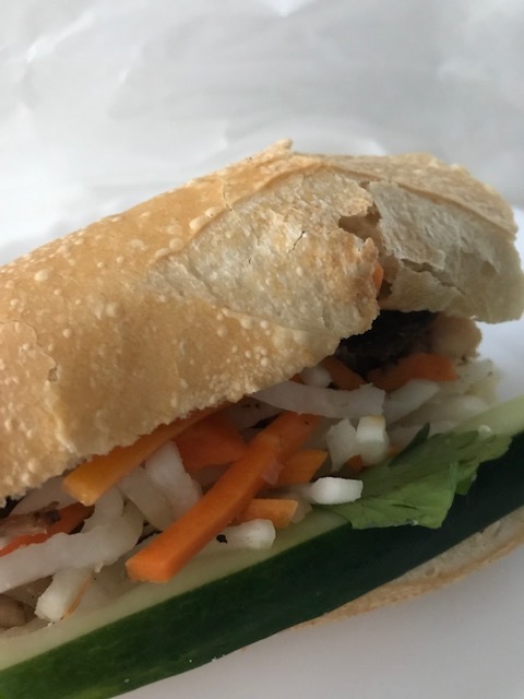 美味しいバインミーがあるお惣菜屋さんへ _d0269832_21281595.jpeg