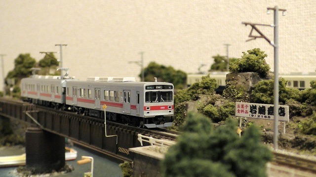 上田￼電鉄1000系　まるまどりーむ号 上田電鉄1000系まるまどりーむ号 - 上田市ホームページ