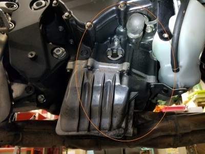 CBR600RR 定期点検 オイル滲み修理‼_e0114857_11492700.jpg