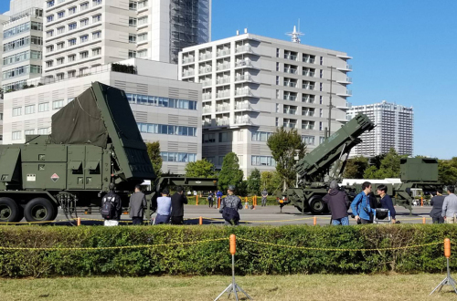 都内の公園で自衛隊がミサイル起動展開訓練_b0190576_15221377.jpg