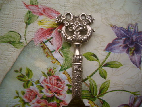 TIFFANY (ティファニー)キャディースプーン No.894 ヴィクトリア朝のデザイン_a0389018_21172269.jpg