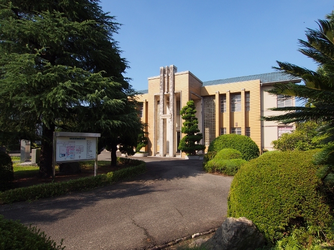 新田高校たちばな館 旧新田中学本館 近代建築watch