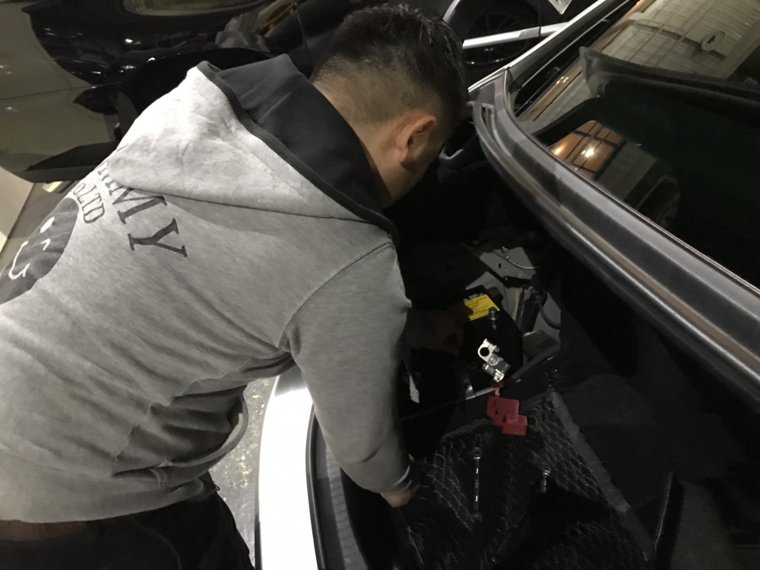 10月12日(土) トミーベースブログ☆U様レガシィワゴン納車☆カスタムカー専門☆レクサス専門店☆セダン専門店☆クラウン☆フーガ☆スカイライン☆_b0127002_19261610.jpg