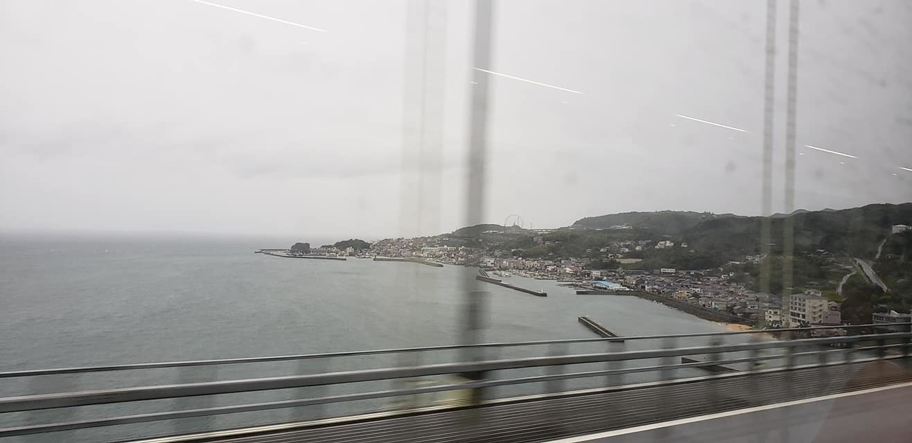 東日本の皆さん、台風19号は午後から関東に上陸の恐れ、くれぐれも気を付けて下さいね。_c0186691_15102775.jpg