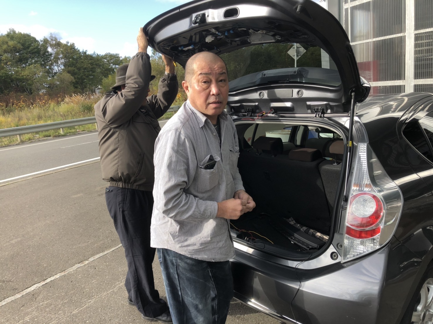 10月13日(日) トミーベースブログ☆F様 LS600h納車☆新在クラウン、LS460後期仕様入庫☆カスタムセダン☆レクサス専門店☆カスタムカー☆_b0127002_16052277.jpg