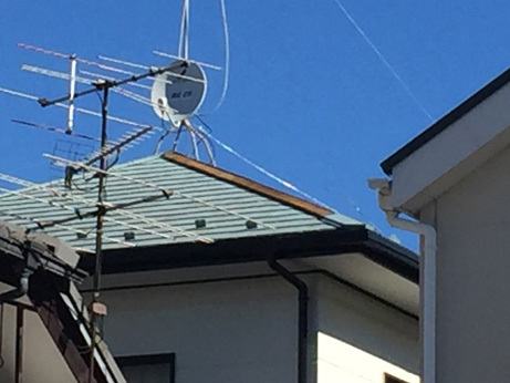 屋根が飛んでくるほど、すごい台風でした_d0020309_09200436.jpg