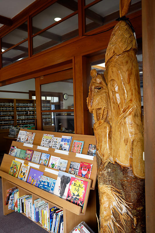 滋賀県ツーリング　甲良町立図書館_f0032011_14392572.jpg