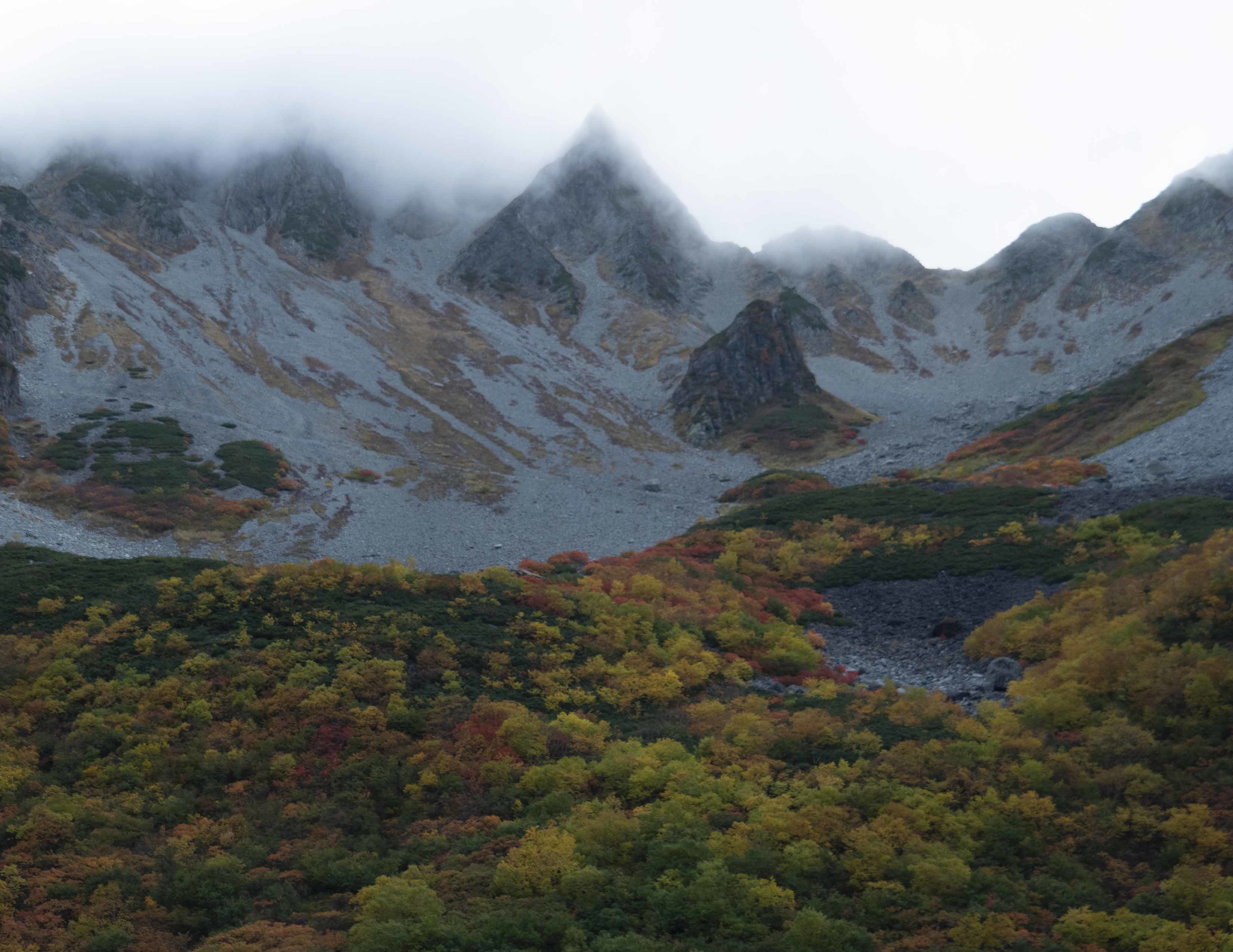 死ぬまでに一度は見たい絶景 _e0238623_12545202.jpg