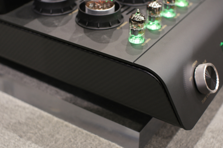 McIntosh MC2152 展示機を導入_e0404728_23555854.jpg