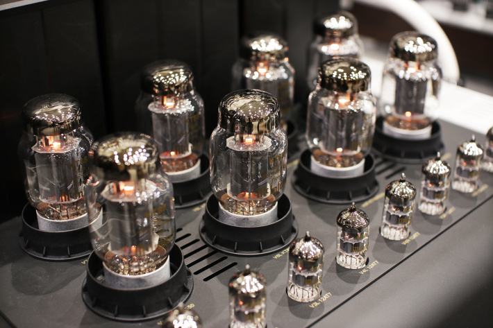 McIntosh MC2152 展示機を導入_e0404728_23584781.jpg