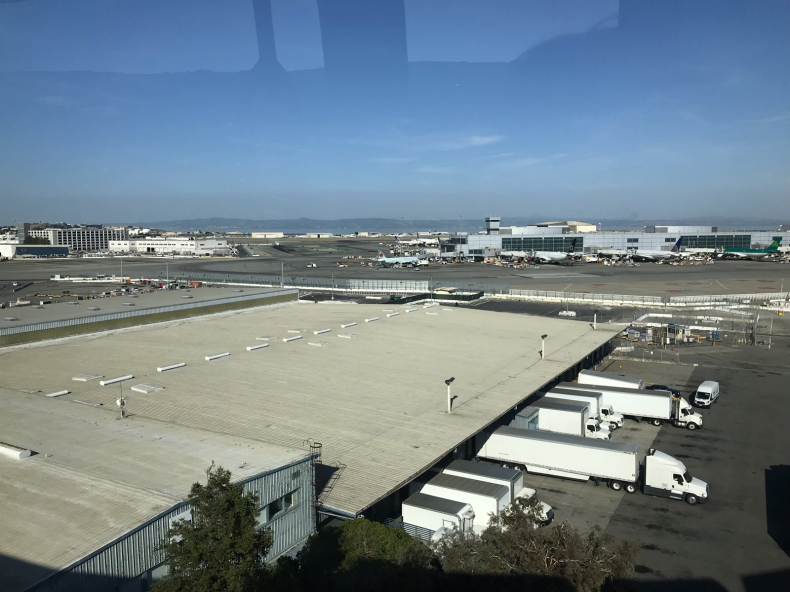 飛行機が欠航、降って湧いた休日_f0378589_02554122.jpg