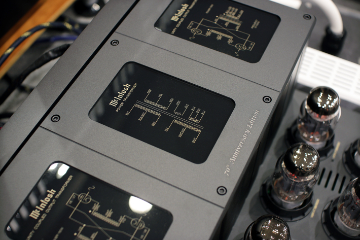 McIntosh MC2152 展示機を導入_e0404728_00044853.jpg