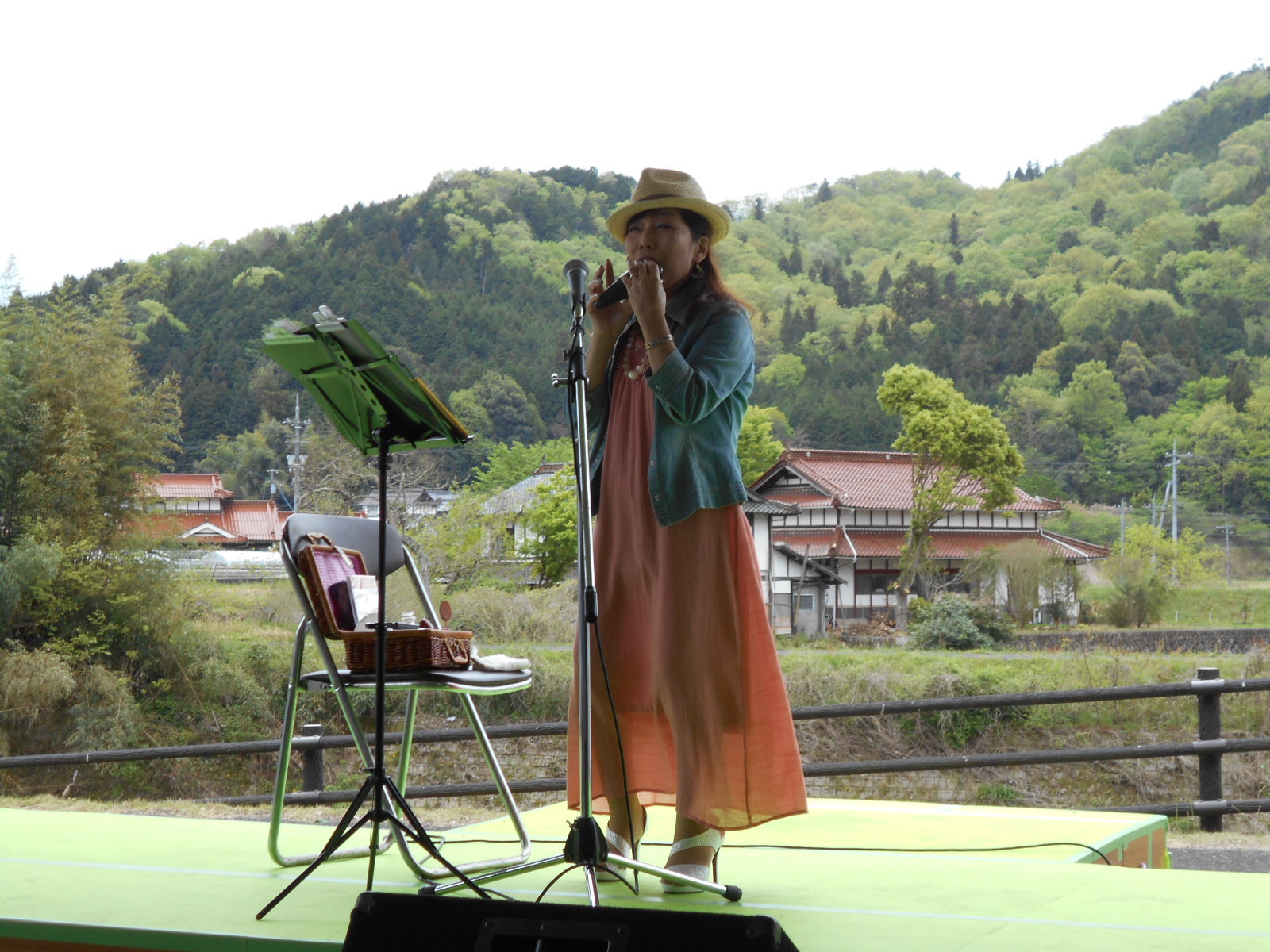ステージ出演者と演奏順です。_b0177130_20562987.jpg