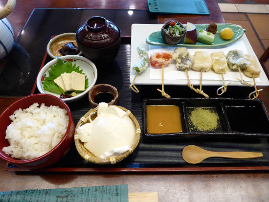 京都女子一人旅・市比賣神社~清水純正おかべ家ランチ_d0039443_14553881.jpg