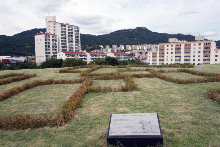 金海(キメ 김해)で伽耶の歴史散策 釜山金海軽電鉄で国立金海博物館、首露王陵、大成洞古墳博物館など見学 金海空港だけでない金海市(2)_f0117059_16374828.jpg