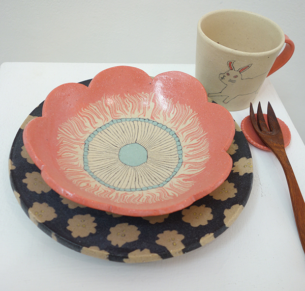 【田中ちあき作品展〜花をうつわにしました】花束のように組み合わせるとさらにカワイイ!_a0017350_01430464.jpg