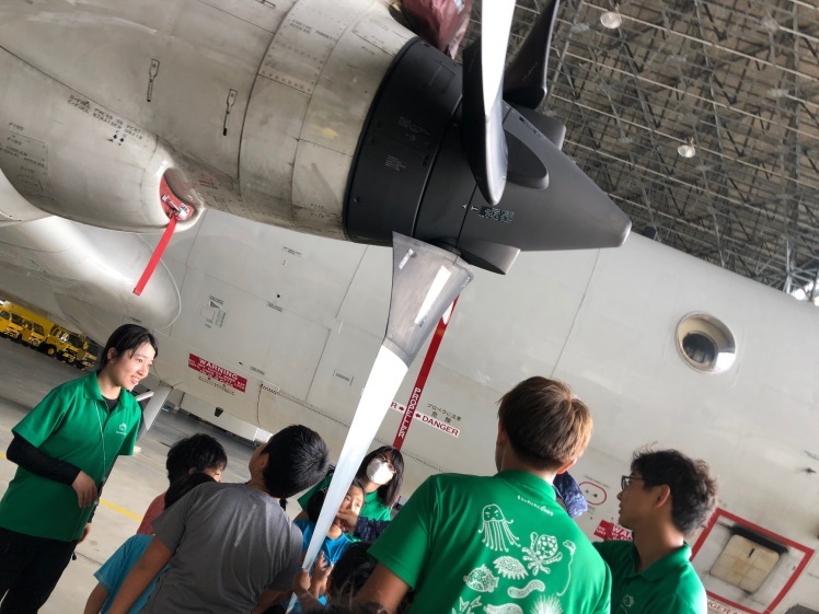 飛行機キャンプ〔1日目〕午後は海上自衛隊那覇航空基地でP-3C哨戒機などを見学。旅客機とは違う迫力に圧倒されました!_d0363878_20323302.jpg